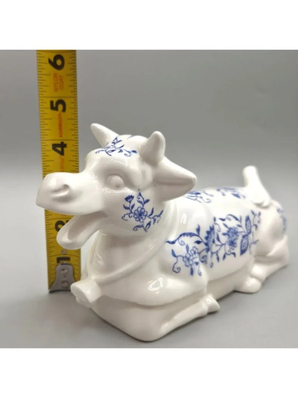Vintage Art Line Japan Blue Onion Cow Butter Dish Covered Ceramic